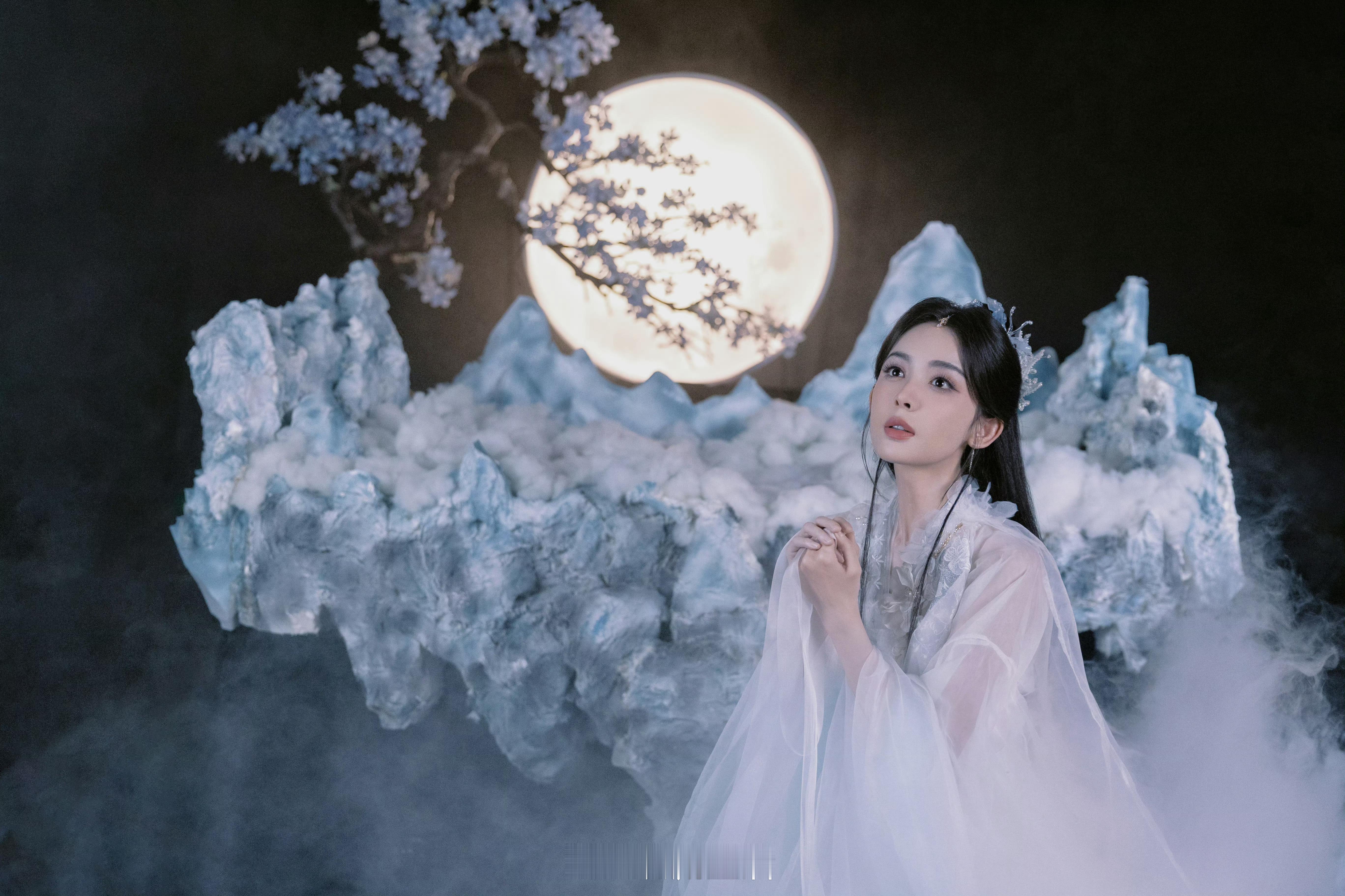 古力娜扎和迪丽热巴嫦娥仙子造型 ​​​