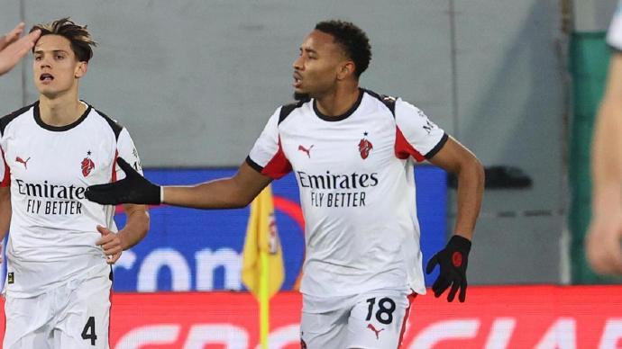 【恩库库表达留队】
“我想留在这儿，留在米兰。（离队 费内巴切）那些都只是猜测罢