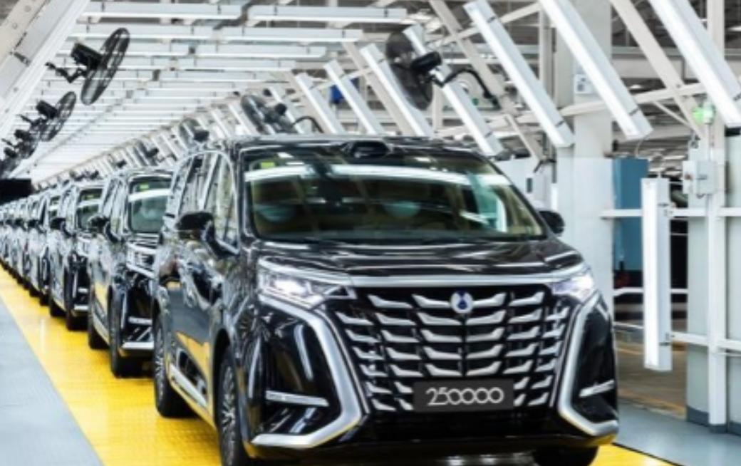 直到委内瑞拉的总统被抓，我们的油船被美国扣留，才知道为什么我们一直在发展电车。