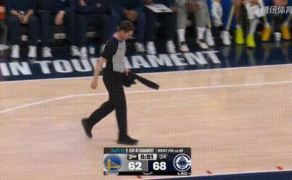 快船、勇士比赛，裁判腿筋拉伤了...[捂脸]

这比赛节奏，球员受不了，裁判也受