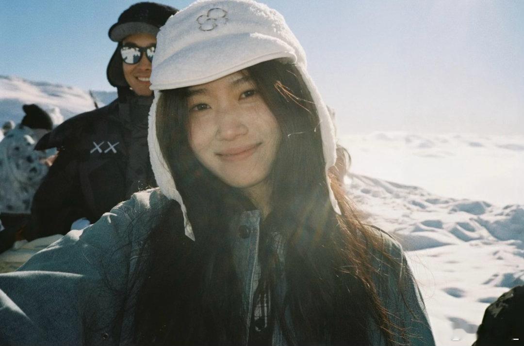 去年冬天女孩的一些神级写真营业📷卢昱晓