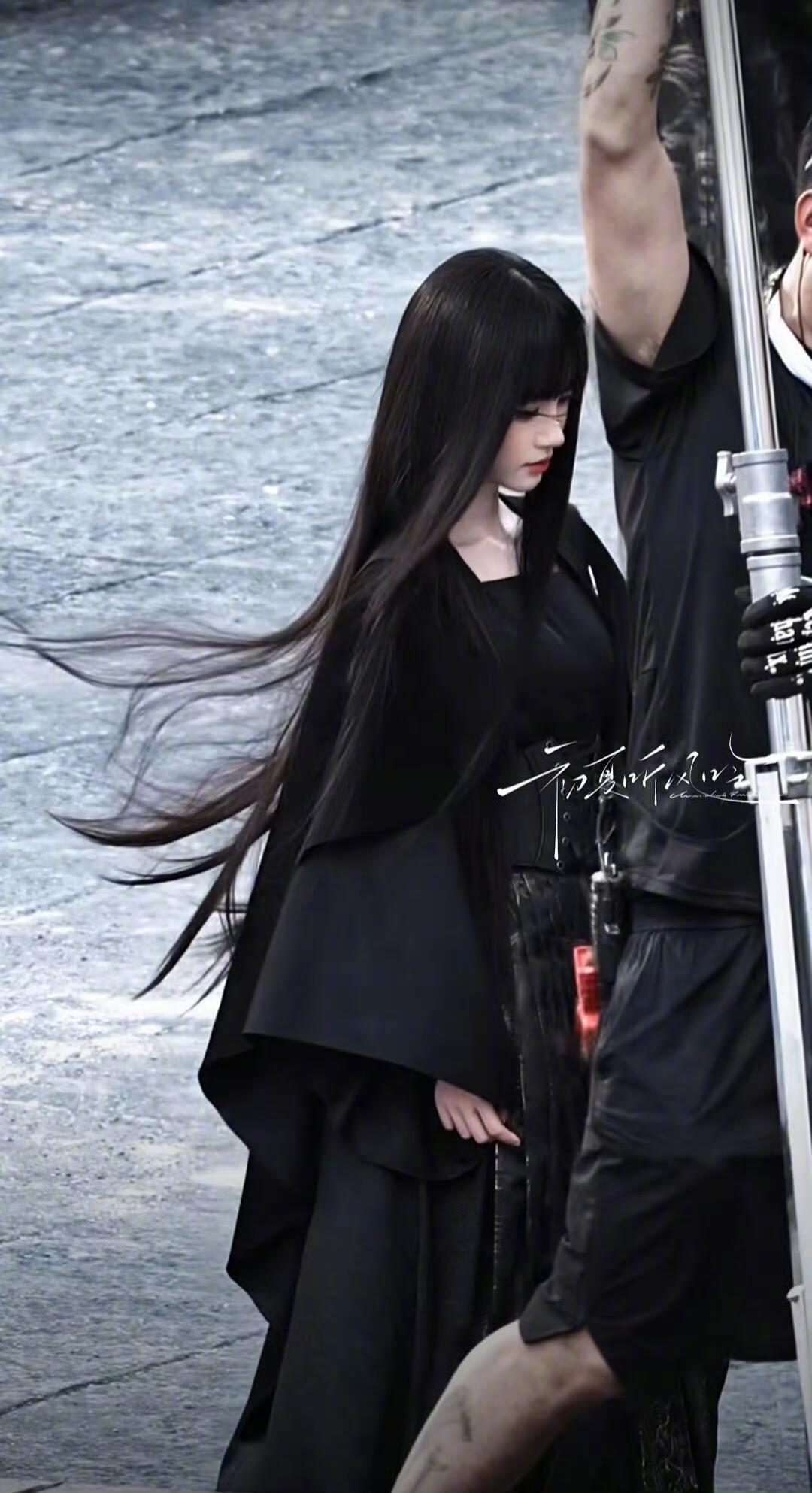 #咪咕星鲜事##鞠婧祎连水珠都像加上的雀斑#简直是BJD娃娃本娃吧！内娱妆造对小