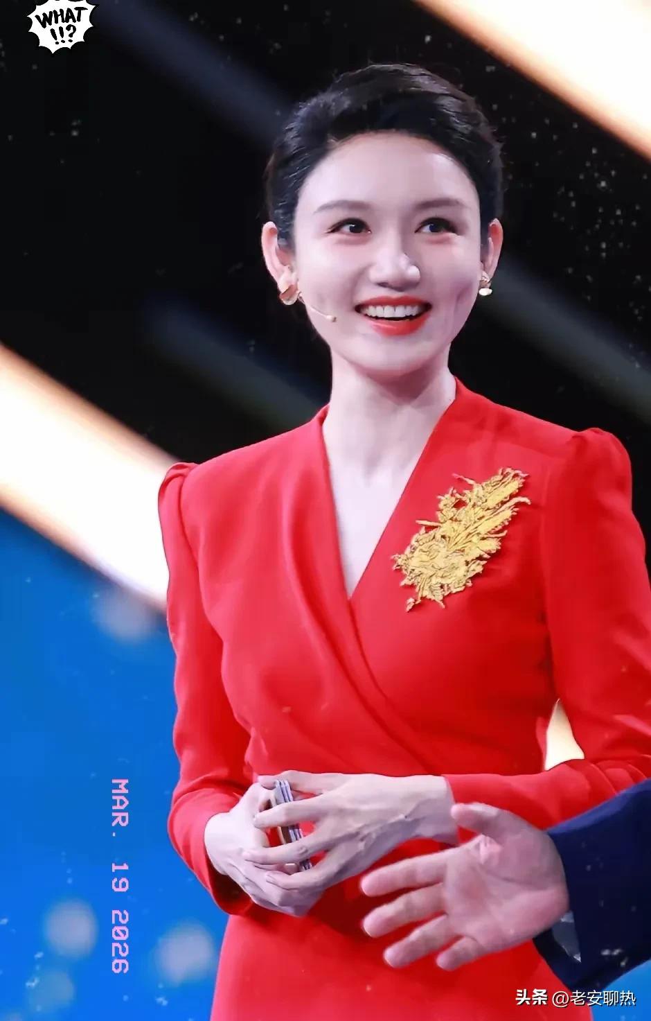 你有没有发现
龙洋才36岁
年纪轻轻，但是她居然已经拥有了这么多让人羡慕的成绩了