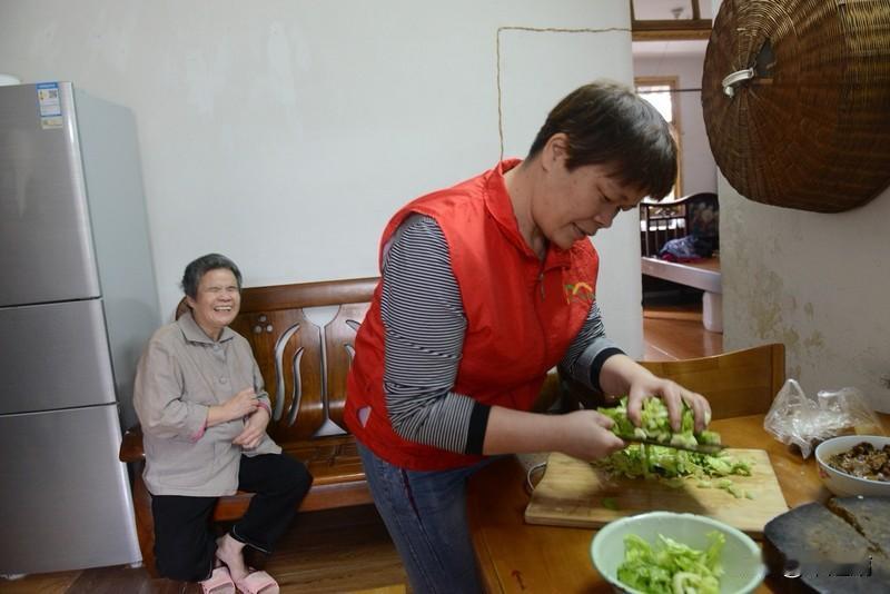 空巢三年后，我和儿子视频时总说这三句话

儿子成家搬出去后，家里骤然冷清，一晃空