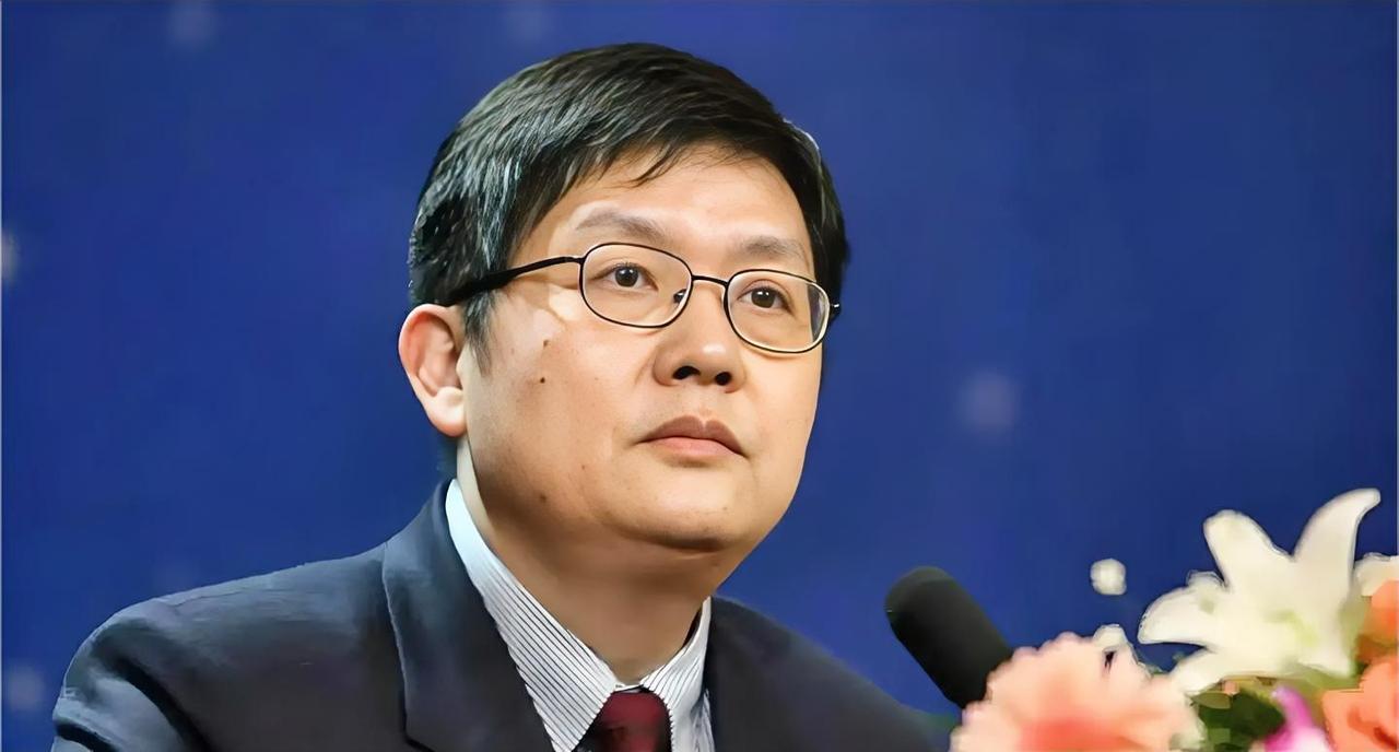 中日关系这么紧张，前复旦教授冯玮却频繁表态，鼓励赴日留学！
 
11月27日，中