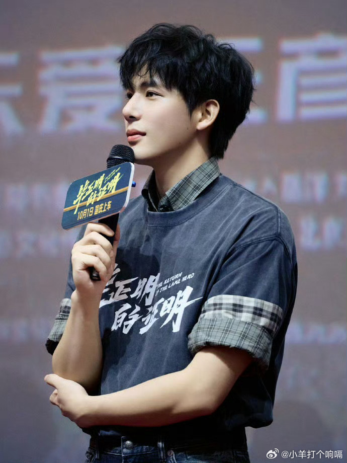 王安宇这不是伤是角色勋章王安宇的伤大大方方的说出来，疼也是会说但是会咬牙坚持，这