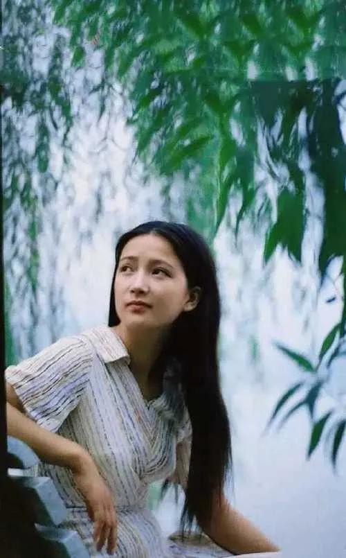 著名演员何晴于2025年12月13日在北京去世，享年61岁，这事儿已经得到她家属