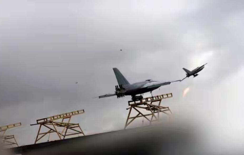 袭击以色列油气精炼厂和燃料存储设施，伊朗：绝不寻求停火，要让其吸取教训！