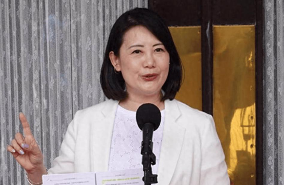 吴思瑶阴阳郑丽文！



吴思瑶浙西真急了
明明可以就事论事
却非要翻旧账说开除