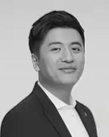 “一生牛马不得闲，得闲已与青山眠”，这短短一句道尽了张雪峰的一生。他41岁猝然离