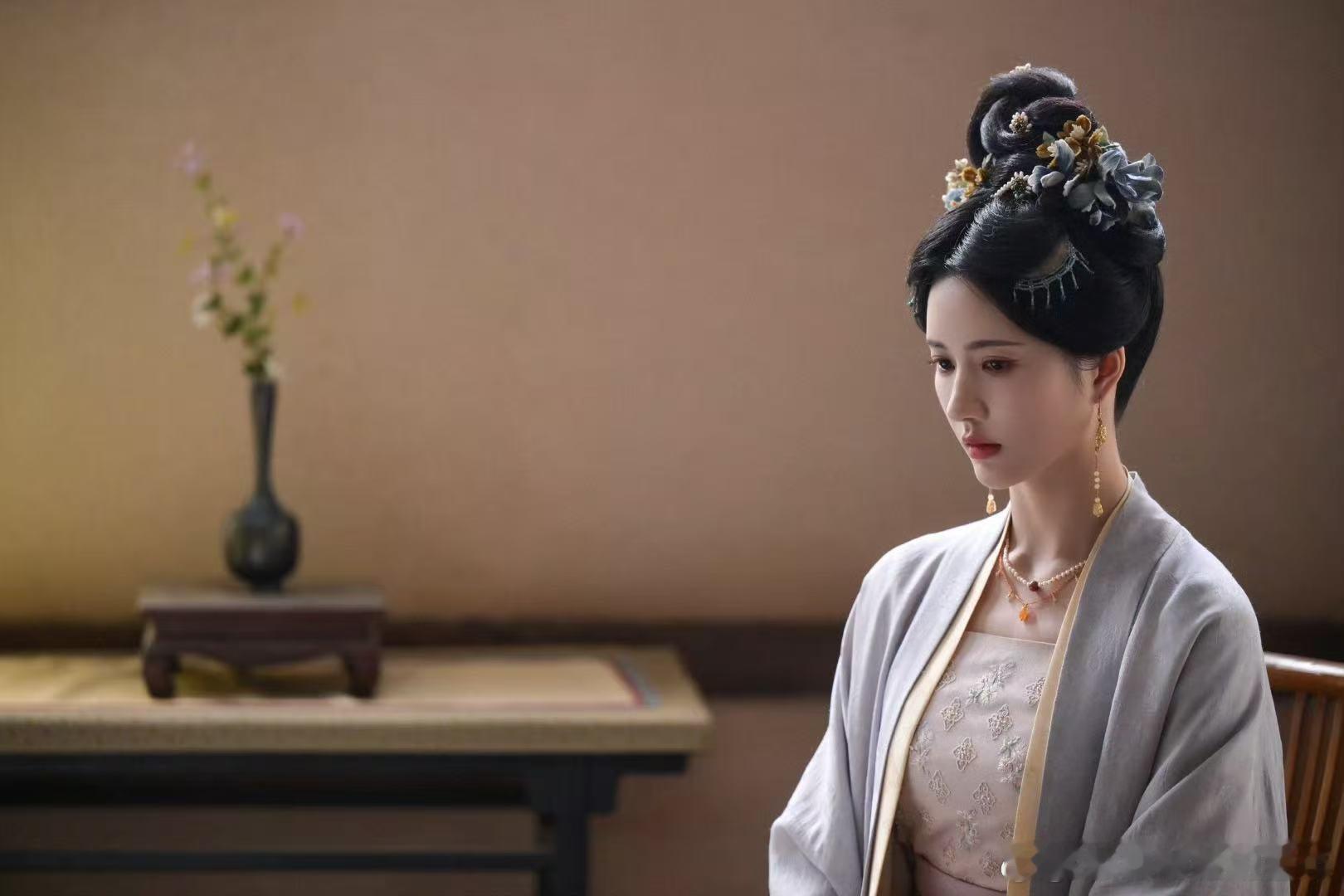 望寿华姐姐疼疼我  电视剧五福临门 《五福临门》里的寿华，是我心中的女神，她的坚