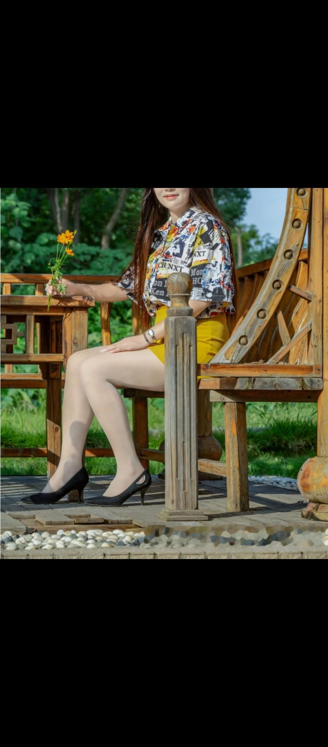 清晨，我的一位男同事，兴奋来信息，说妻子决定婚不离啦！说感谢我，昨晚给他的蓝色小
