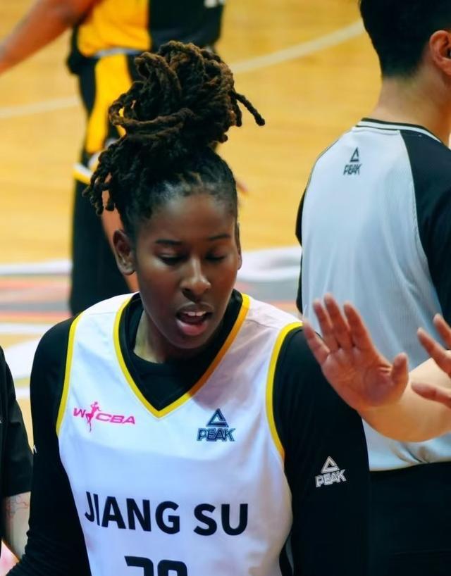 这WCBA第一轮季后赛快要结束，我发现几个新来的外援会成为下赛季各支球队争相抢签