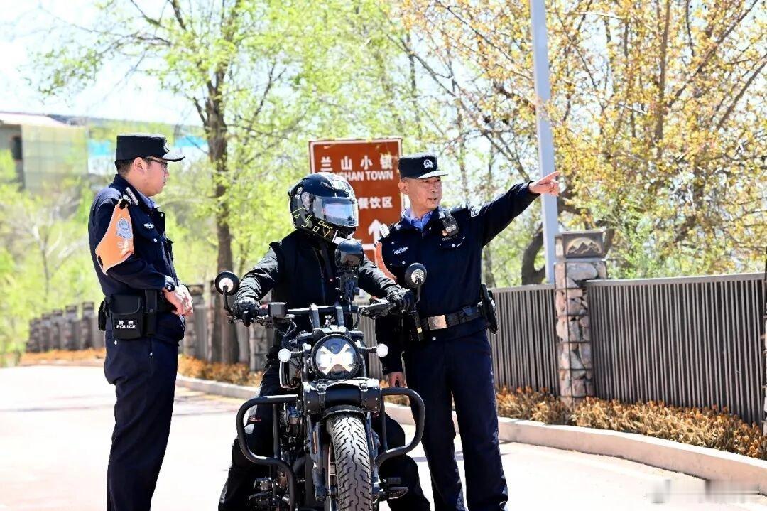 兰州伏龙坪派出所守好烟雨兰山 兰州公安守护金城平安 【移动调解室，把“理”送到家