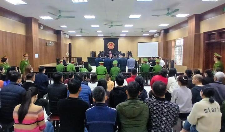 越南黑帮孟“伍德”被判入狱 10 年，4 名前护林员中的 2 人被判缓刑
因行贿