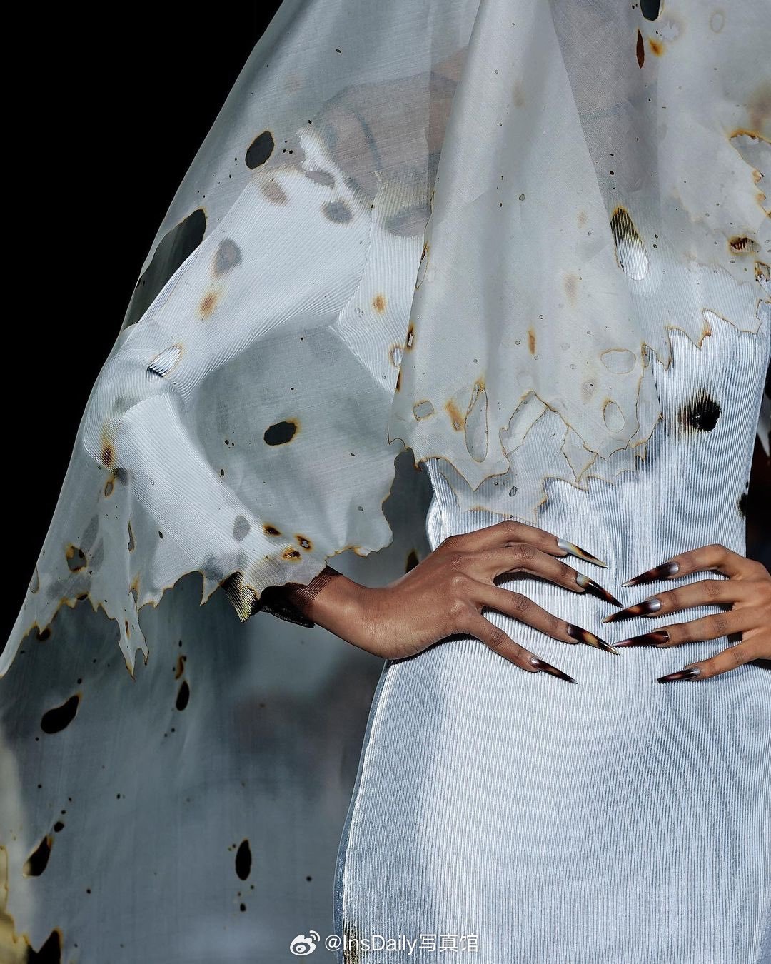 Robert Wun SS 2023  | 烧焦新娘 