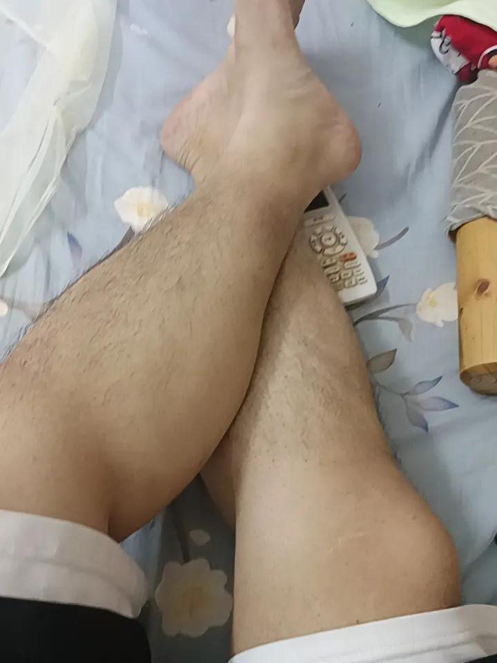 家人们谁懂啊，一个月没有刮胡子，这么多