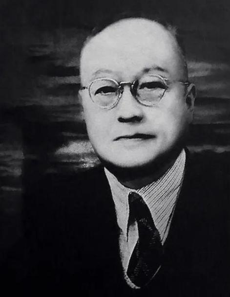 1945年，中统的徐恩曾被撤职后，无事可干的他改经商卖黄豆，囤了30万斤黄豆后，