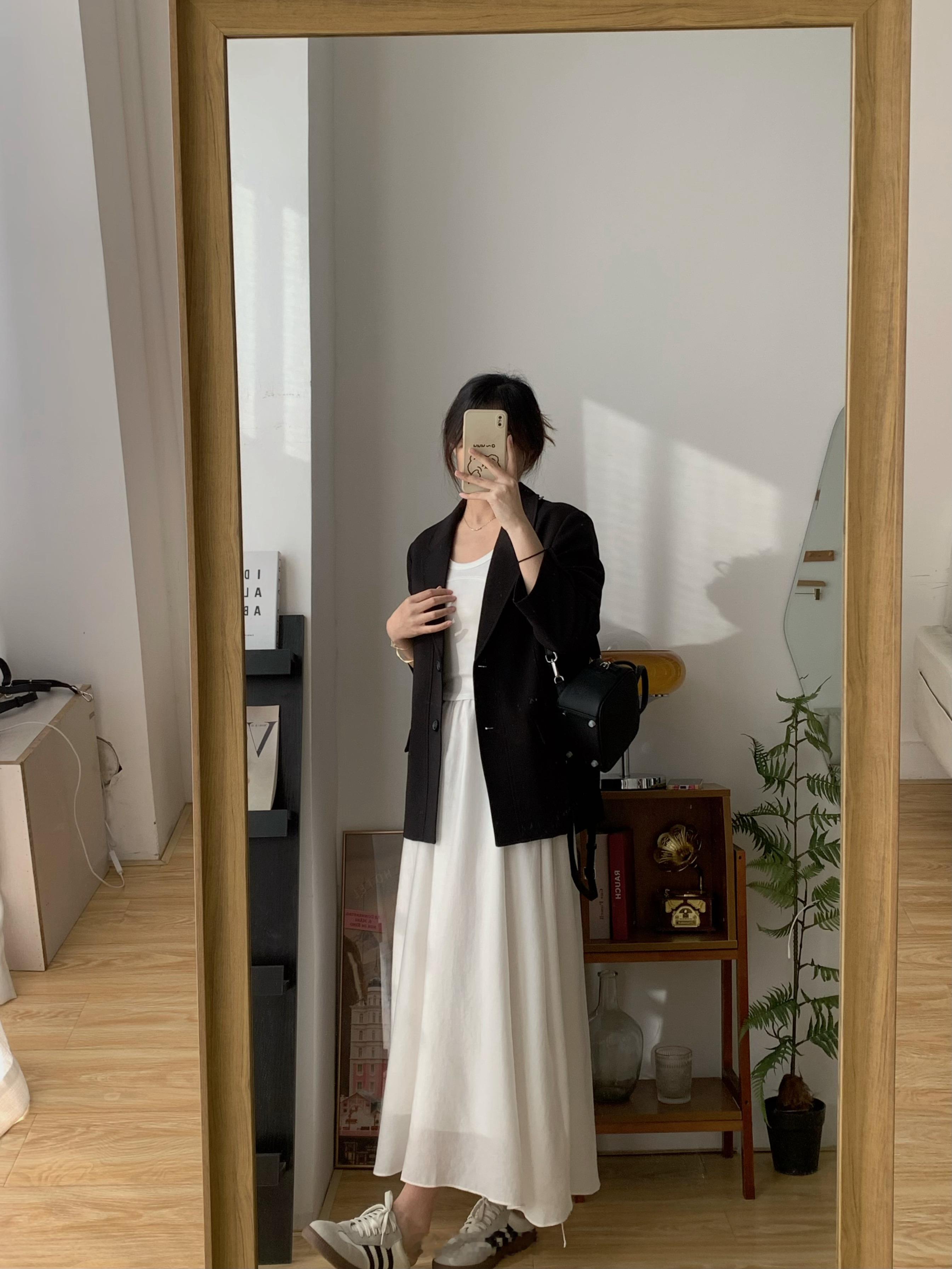 姐妹们 西服之前图没有拍太多这几天空了我再补一下～今年春天就这一款西服 19号约