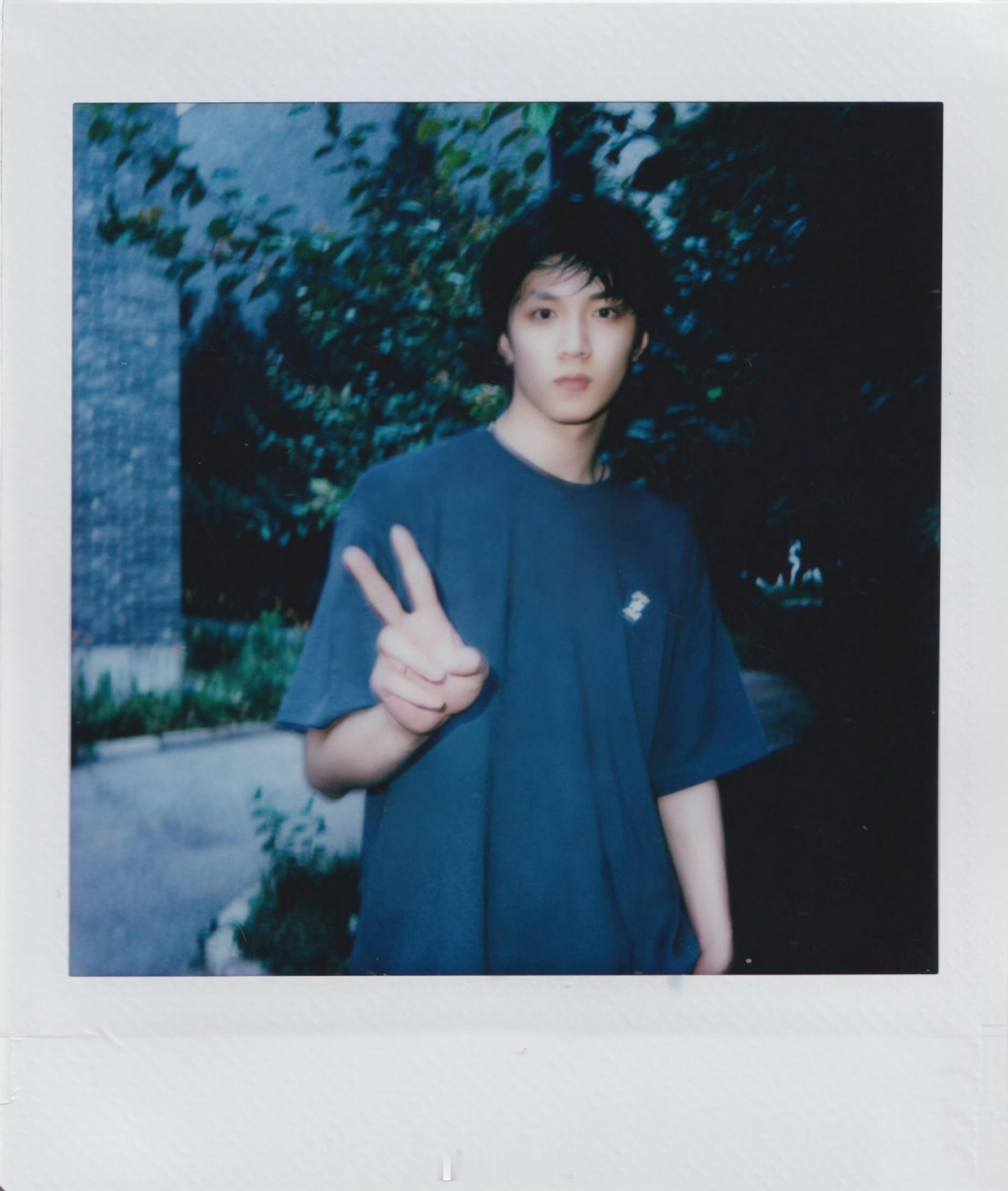 刘耀文镖人武训照刘耀文晒18岁的自己是18岁时候的耀文！我们小裴将军