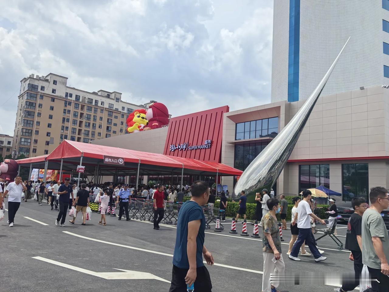 【淘小胖来漯河了，搅动半城漯河人，双汇大厦从来没有这么火爆过】酝酿了大半年的淘小