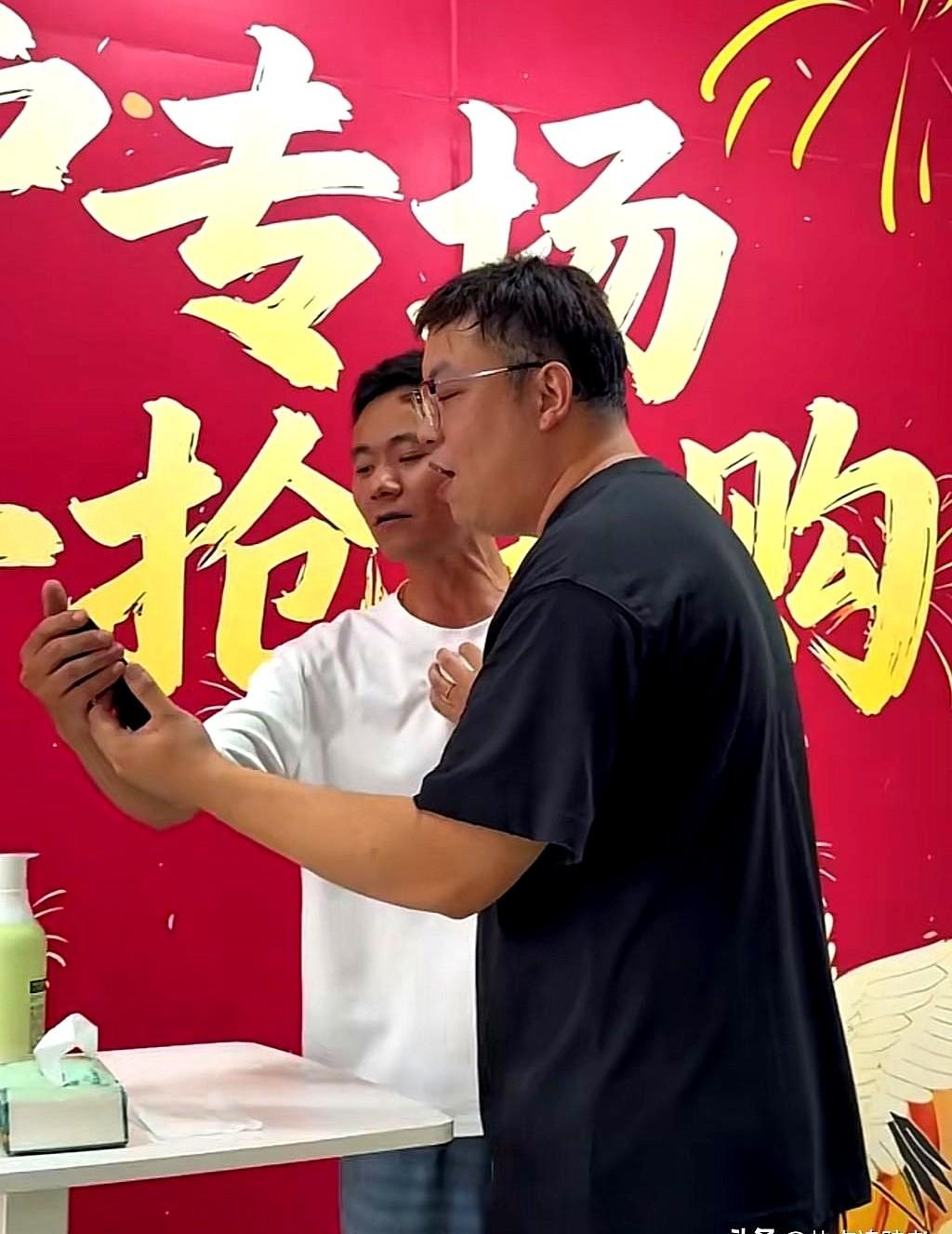 厉怀远妹妹三水深夜发长文，字字戳心：“我二哥心里藏着许多事，你们根本不懂。”
