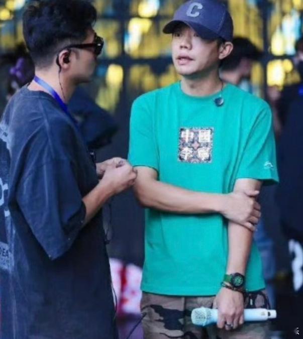 曾毅手表曾毅 我以为是块劳力士 曾毅估计做梦也没想到，自己会是这样翻车的！和玲花