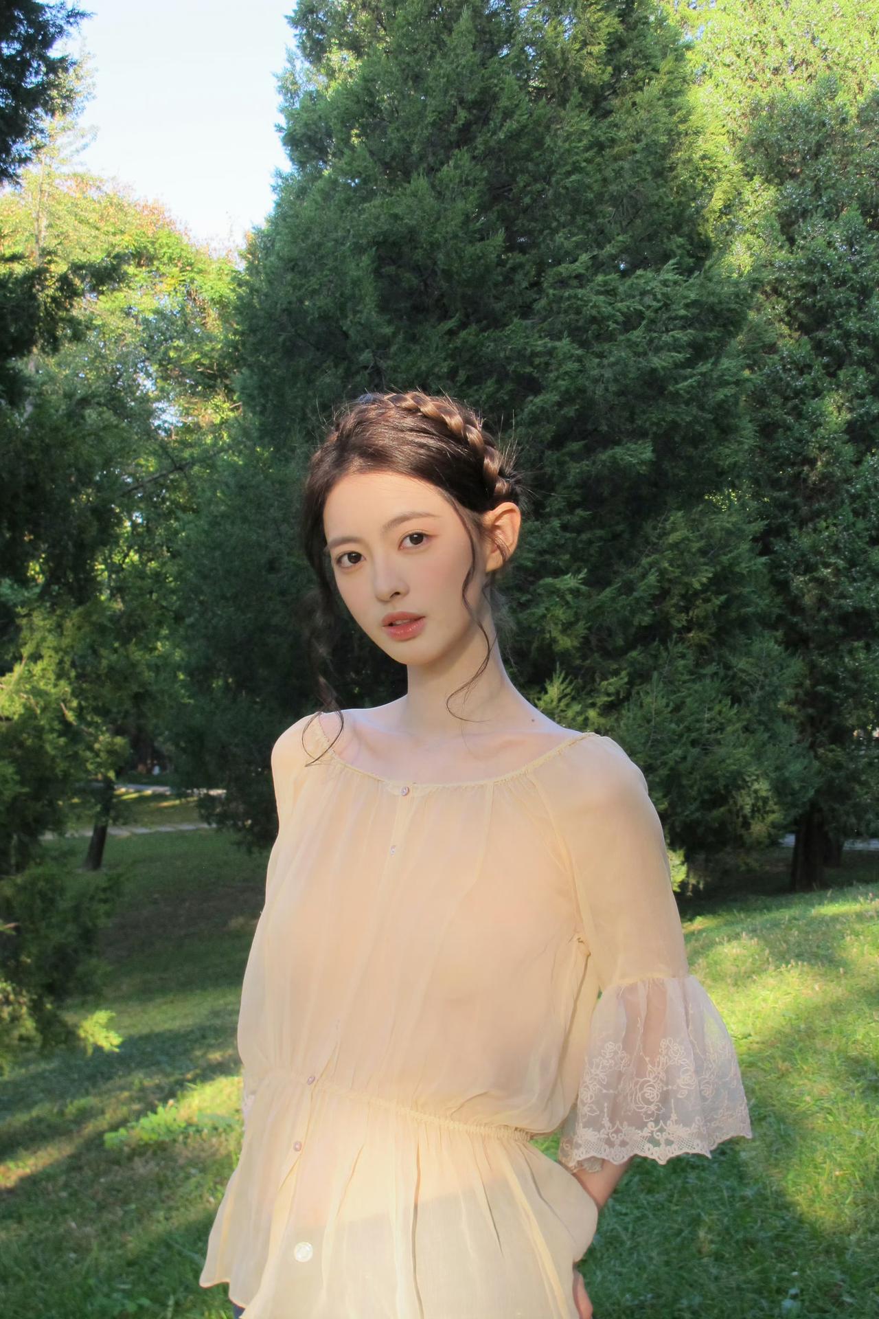 郑佳慧森林里的奶油系女孩，清透淡妆太耐看
