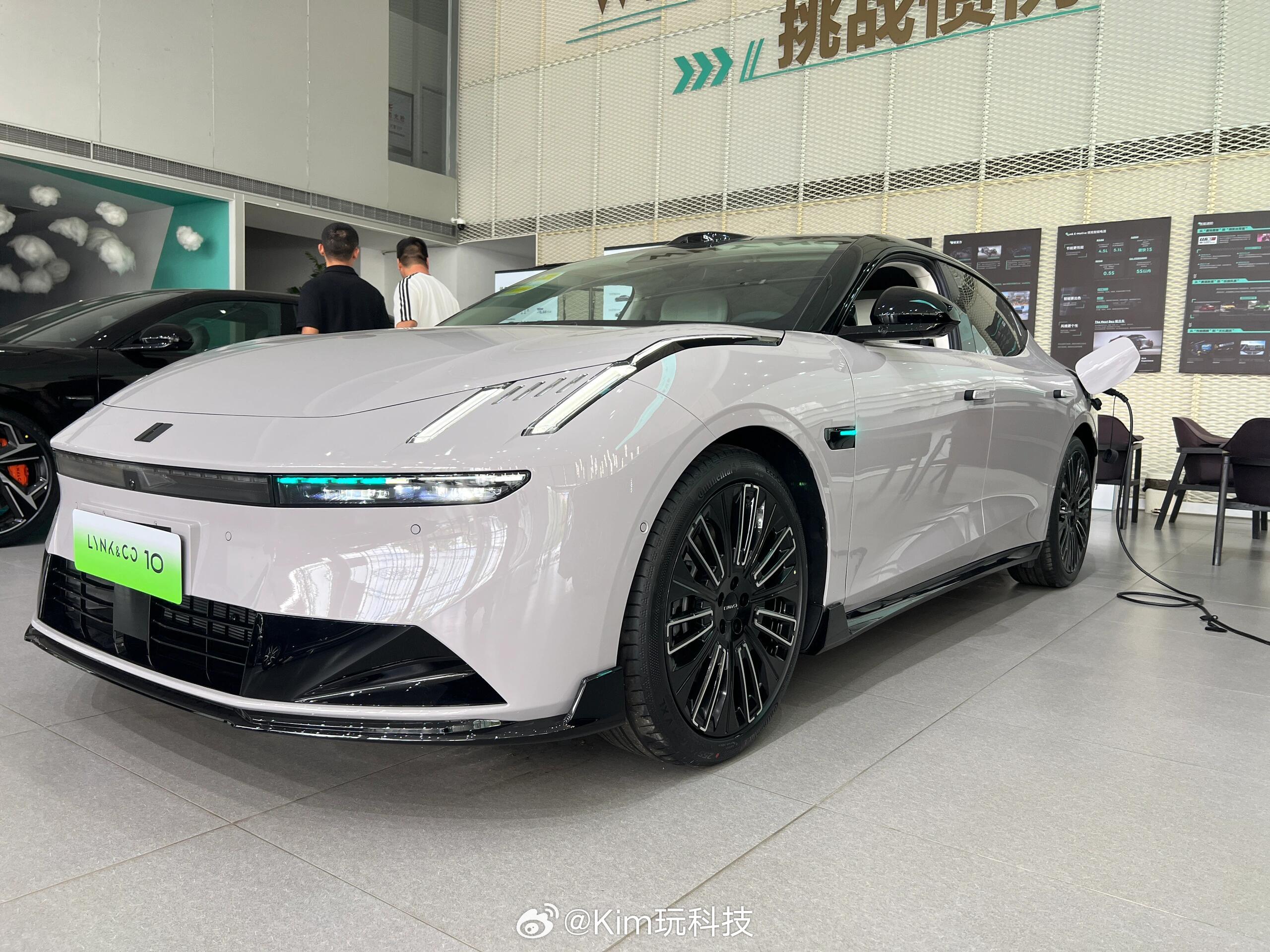 领克10 EM-P全系标配了四驱和激光雷达，这点很顶！插混续航有200多公里，后