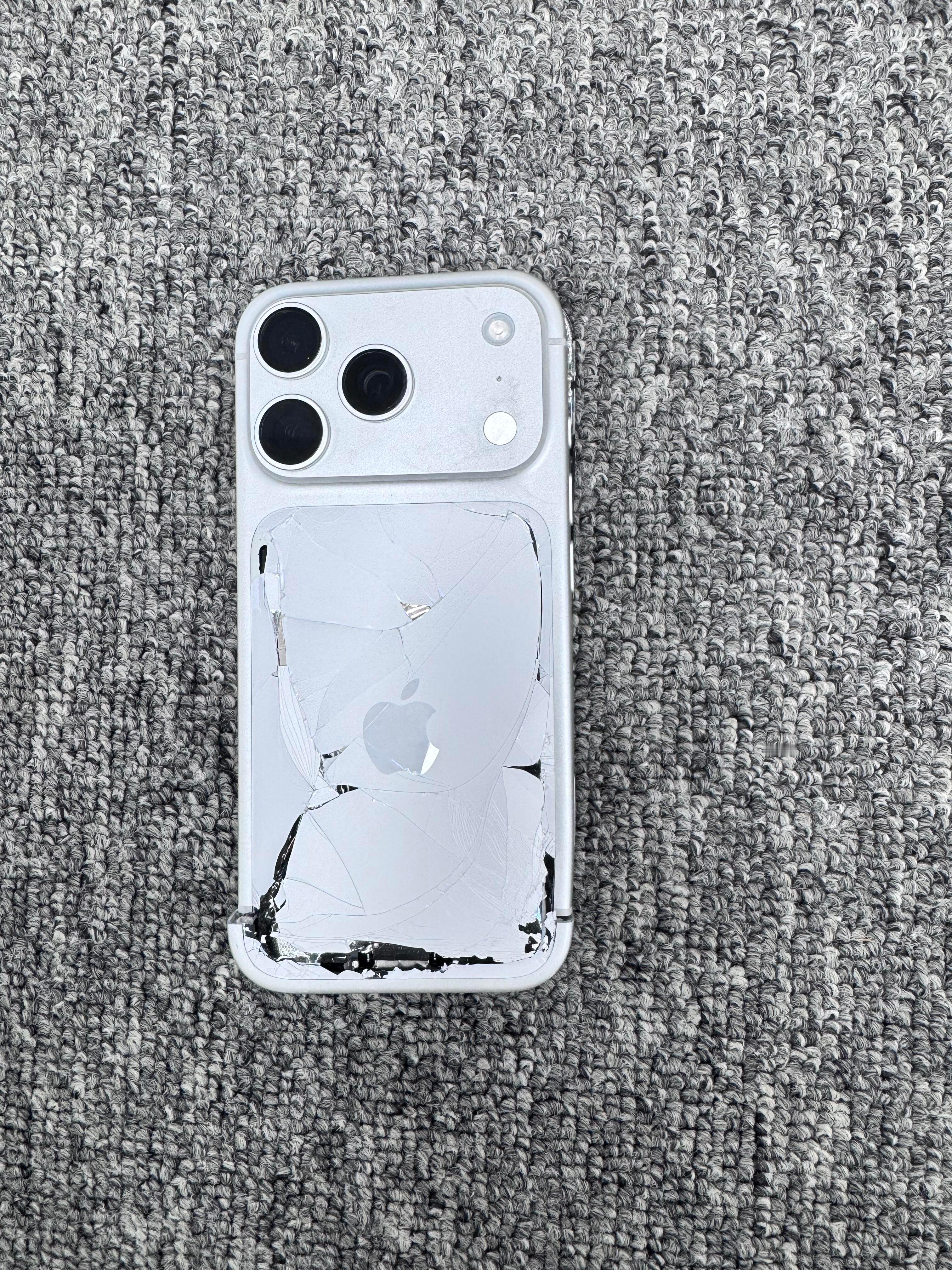 iPhone命名或跳过19 天天整这些幺蛾子，故意让国内手机厂商跟风，是吧？ ​