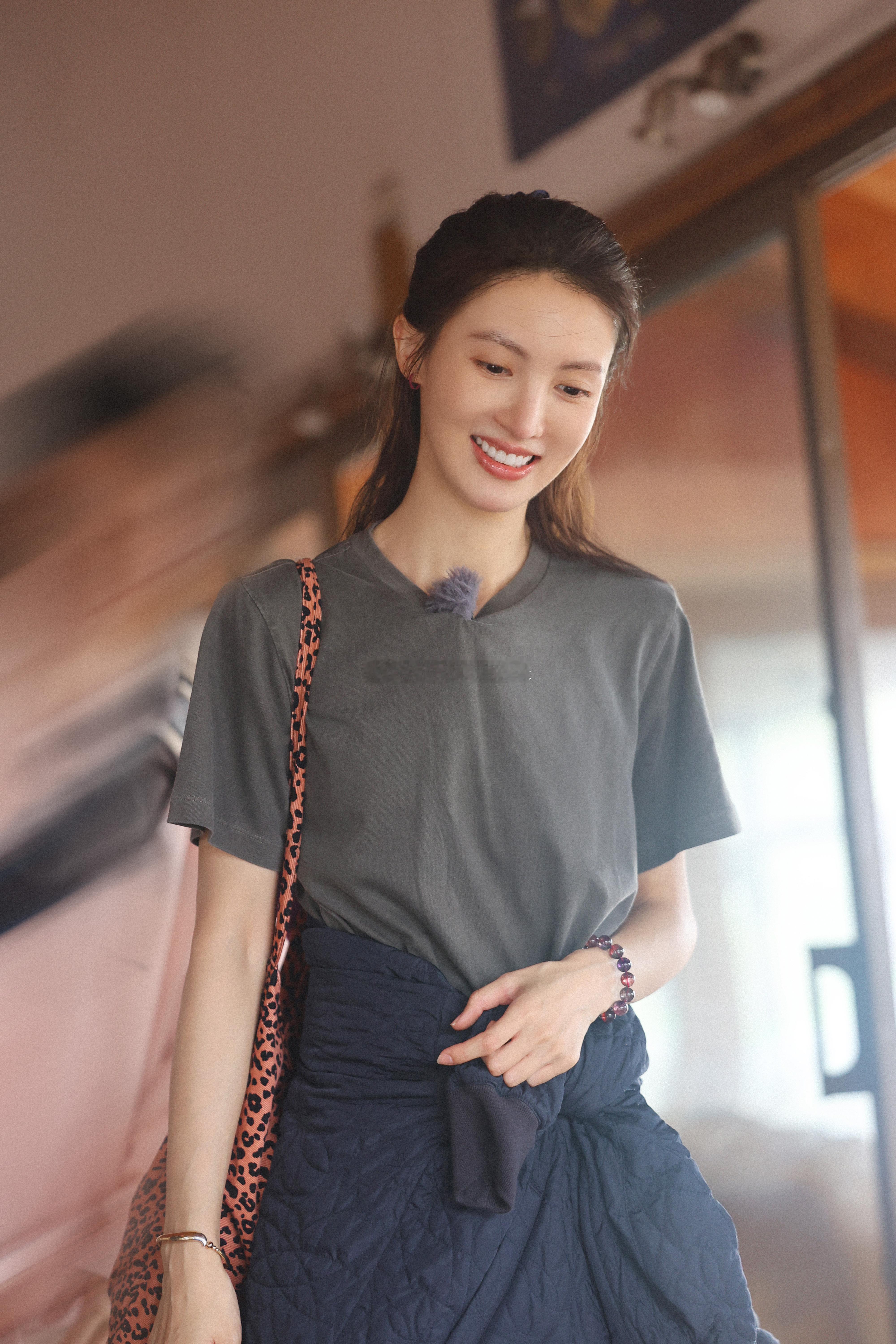 #金晨 止鼾器# 怕睡觉打鼾吵到其他人，很贴心的大喜​​​