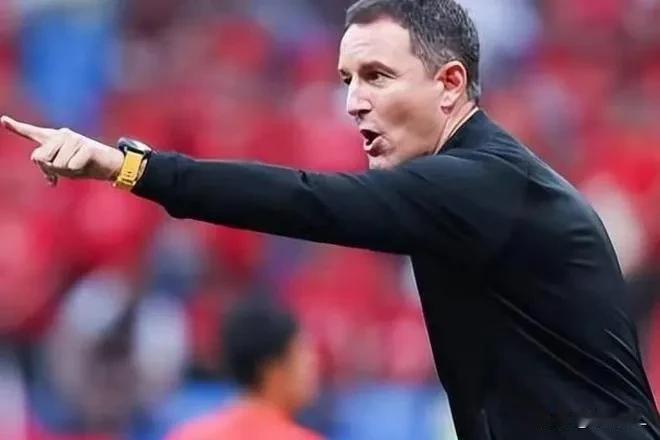 亚洲杯还未开赛，扬科维奇恐将面临被架空的危险，“严师出高徒”对中国男足不一定行得