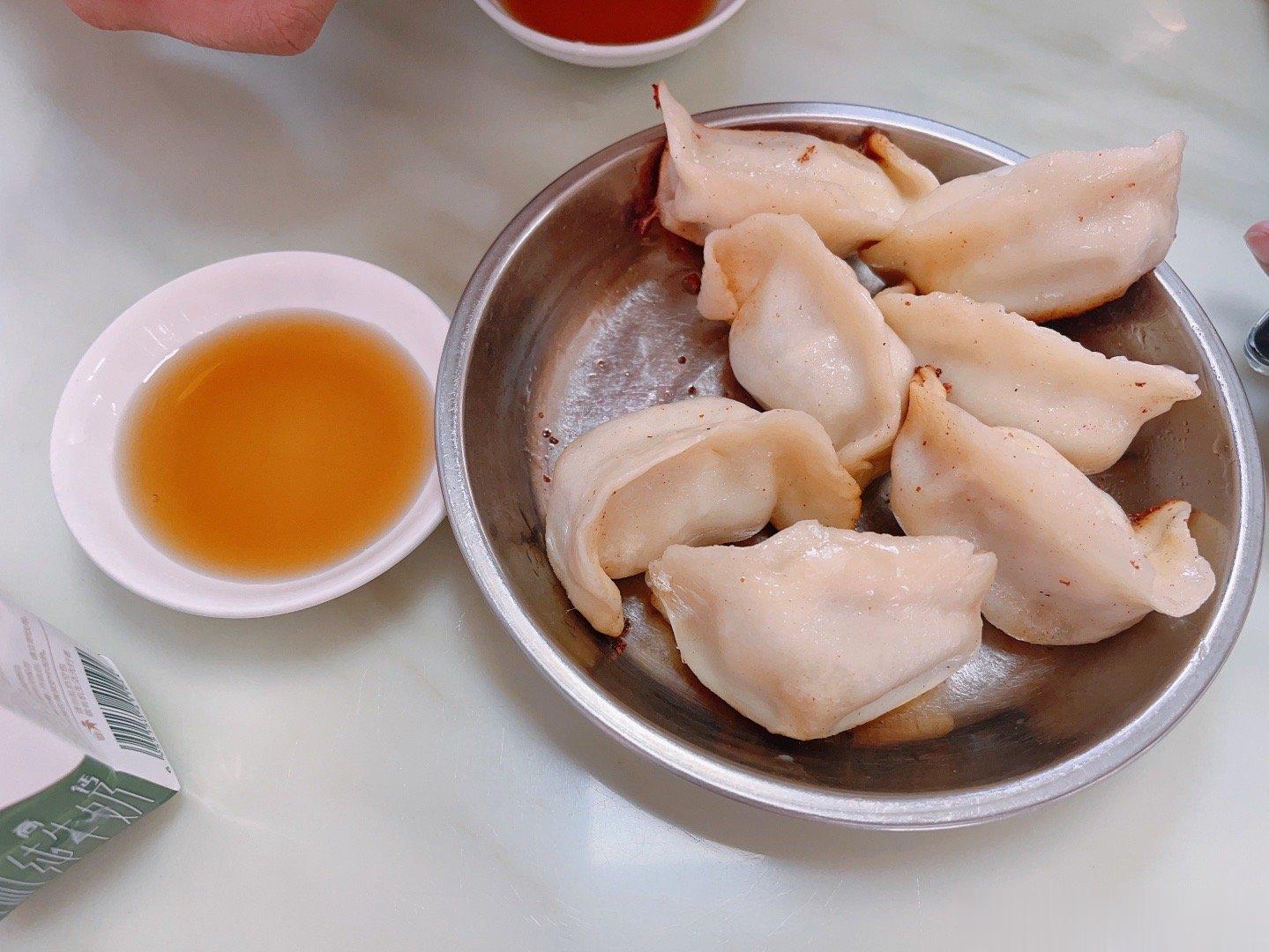 七点多吃早饭，八点到医院办理入院，现在等待病房中…… ​​​