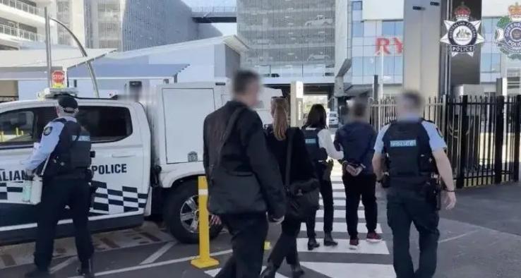 丢人丢到国外！中国新能源高管朱国新，用茶叶罐暗藏2万澳元行贿澳大利亚官员，结果被