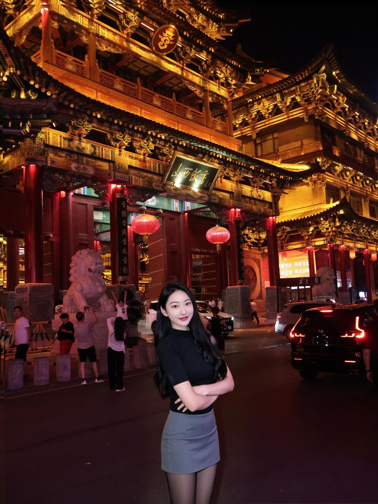我刚查了富豪世界排行榜，我排在69亿2千7百33万5千566位，比昨天下降了一位