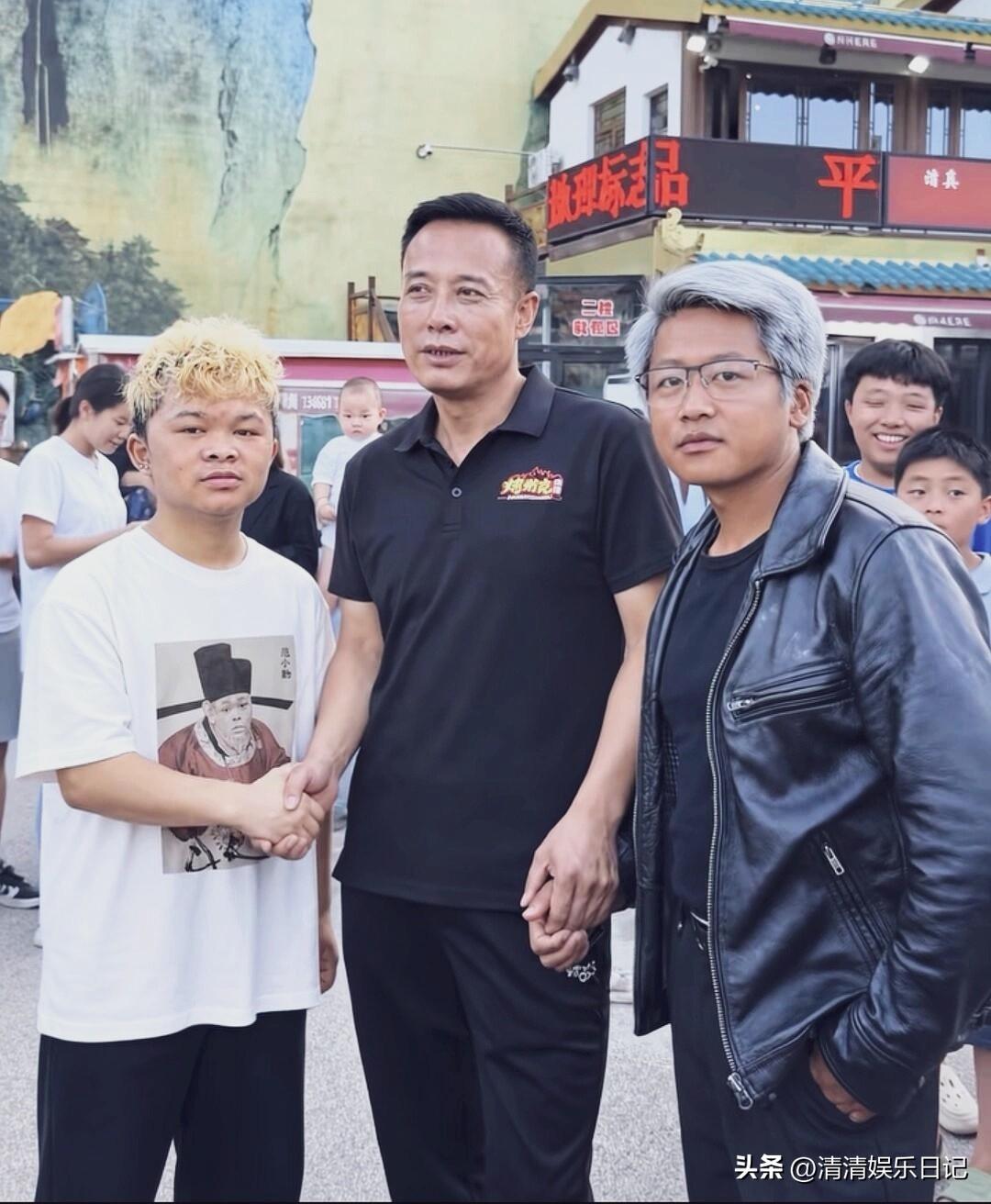 三大巨头梦幻同框！电商、芯片、AI一次集齐，名场面来了😂

范小勤 黄银勋