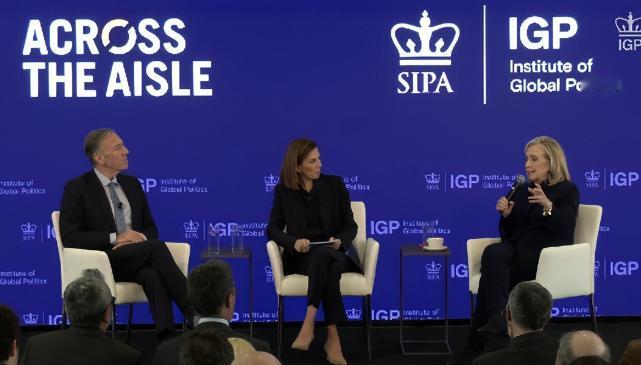 美国政坛最近彻底炸锅了，谁能想到希拉里和蓬佩奥这对斗了大半辈子的“死对头”，居然