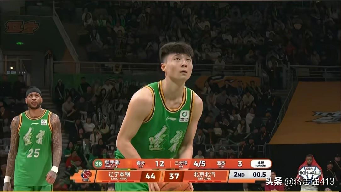 辽宁男篮上半场内线并没有输给北京北汽的周琦和麦基组合，篮板球还领先北京北汽13个