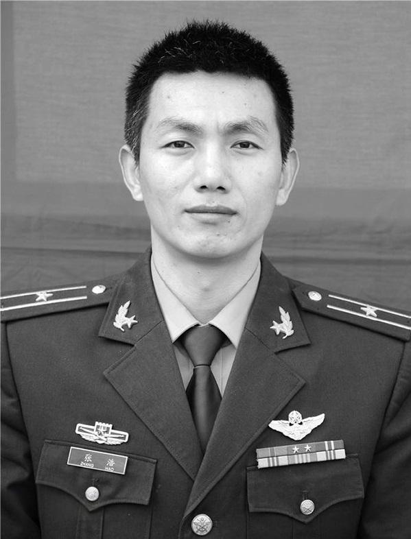长空铸忠魂！飞行员张浩以生命践行守护山河的誓言
张浩，1983年4月出生，江苏省