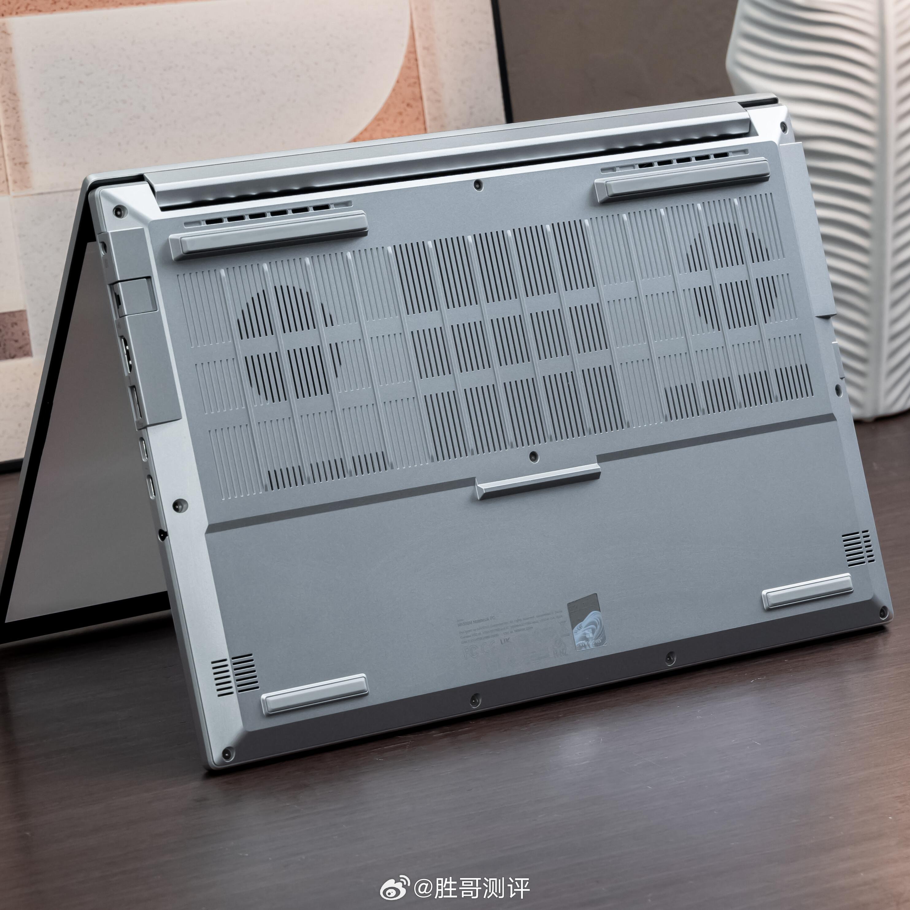 💻华硕无畏Pro15✅无畏Pro15搭载酷睿Ultra处理器，拿捏各类办公软件