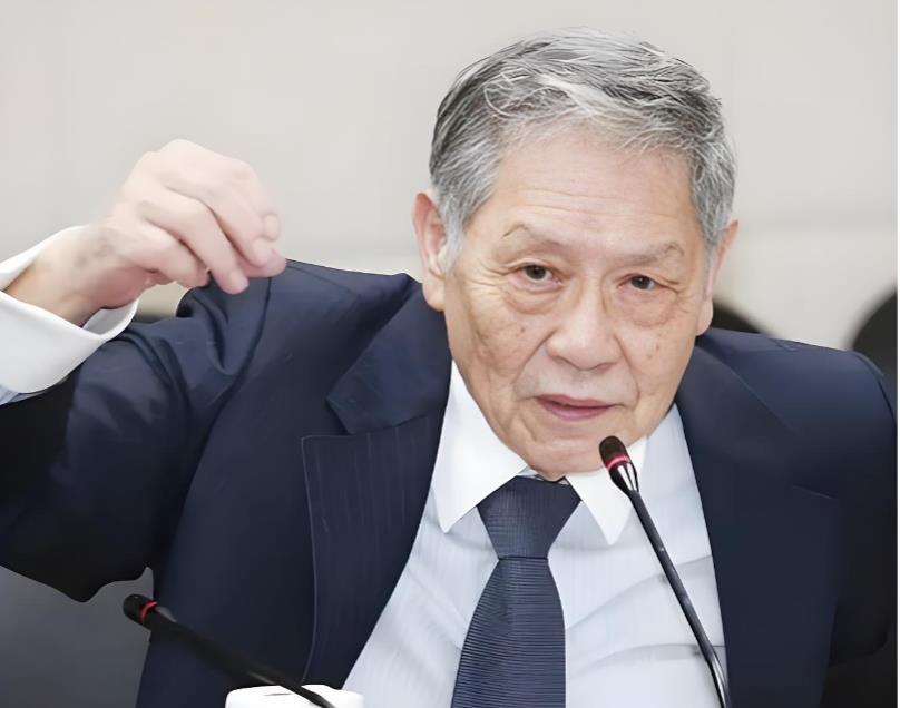 台湾退役将军帅化民直接对8000亿军购开炮，美国现在最先进的武器在中国大陆面前都