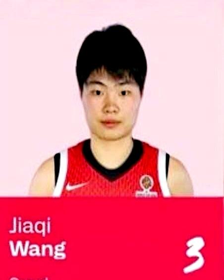 李月汝连打三个2+1那刻，武汉体育中心的欢呼声快把房顶掀了。
昨晚中国女篮81