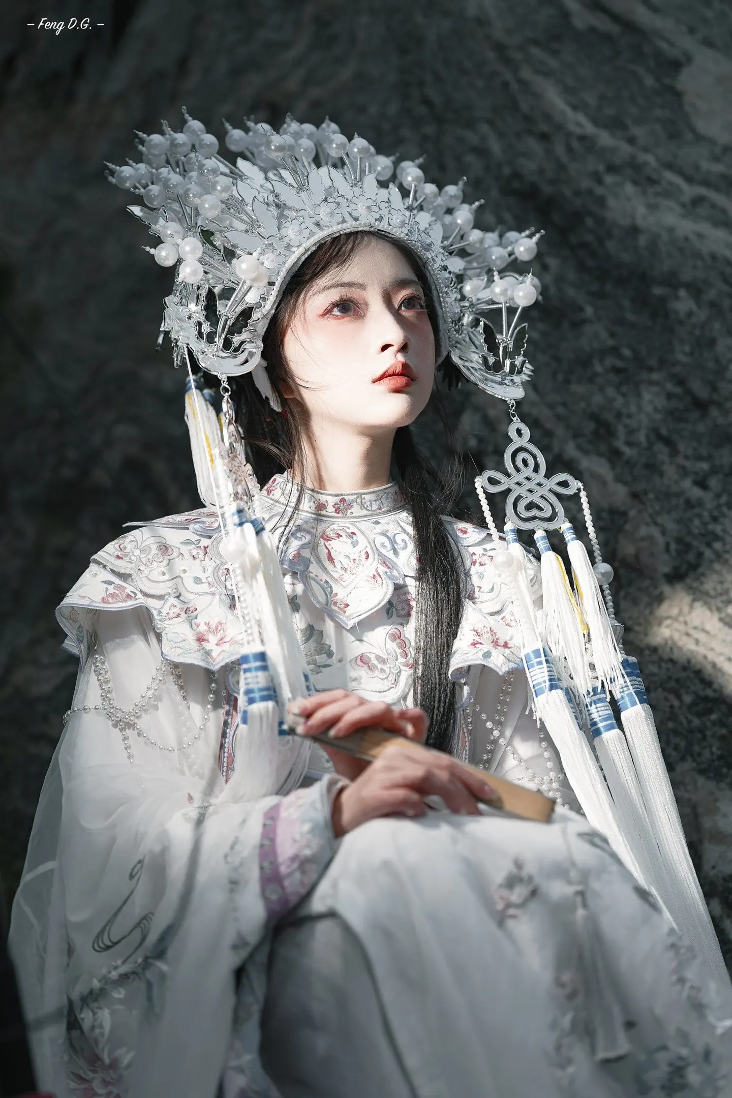 《戏梦》🧚 
📷 
介意真人和画之间的感觉真好～