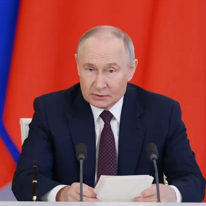 普京的讲话估计让很多人听了心里都发毛，他态度坚决地表示，特别军事行动的目标必须一