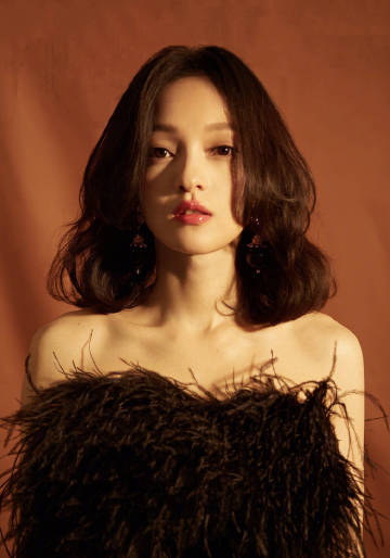 张韶涵再现皇甫珊 美得想哭，也可能是回忆起年少时光了~天呐！！！张韶涵打扮成皇甫