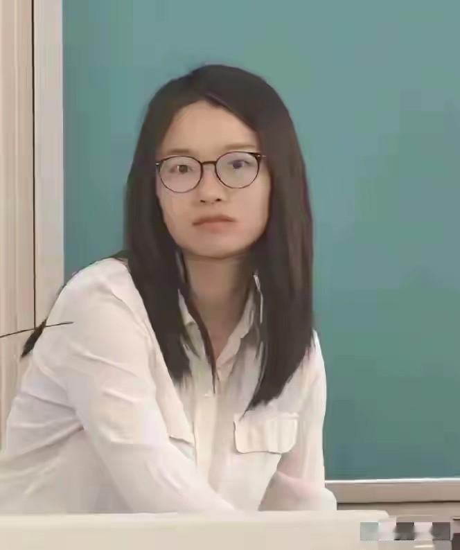 国内的高考制度真的要改变了，王虹差点被耽误了，她的高考数学只考了136分，也不是
