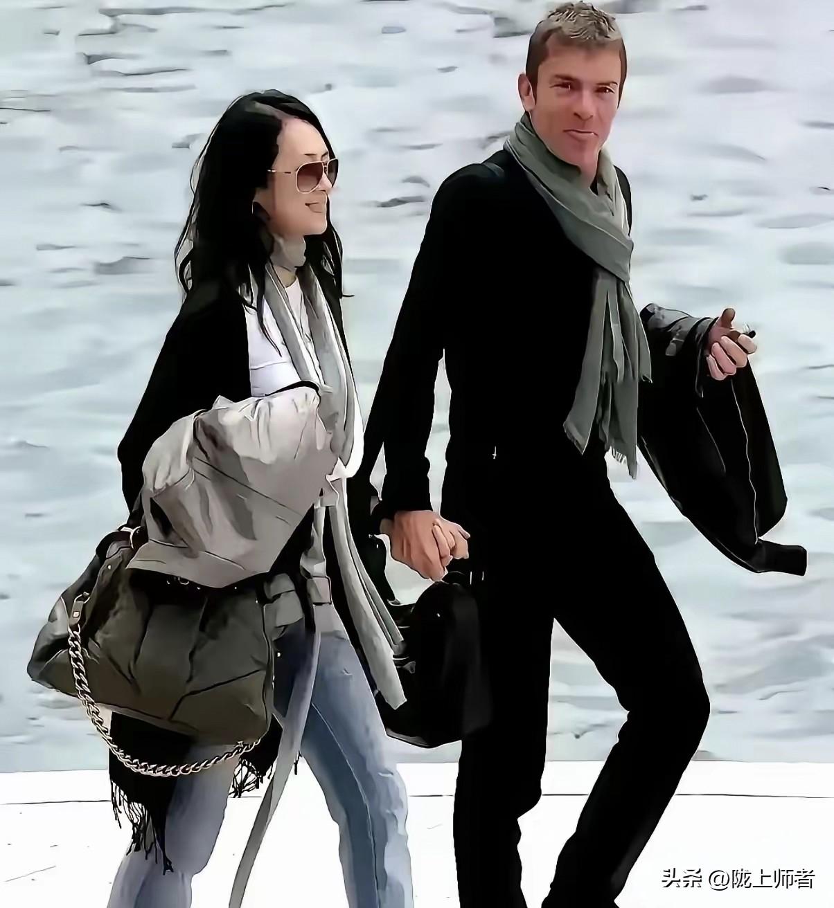 也许只有外国男朋友才可以让中国女朋友这样领包！我认为这事绝不会发生在中国男朋友身