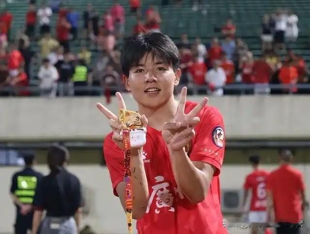 广州队出品，必属精品！徐彬冬窗留洋欧洲！

中国足球也要好起来了！

今天，据多