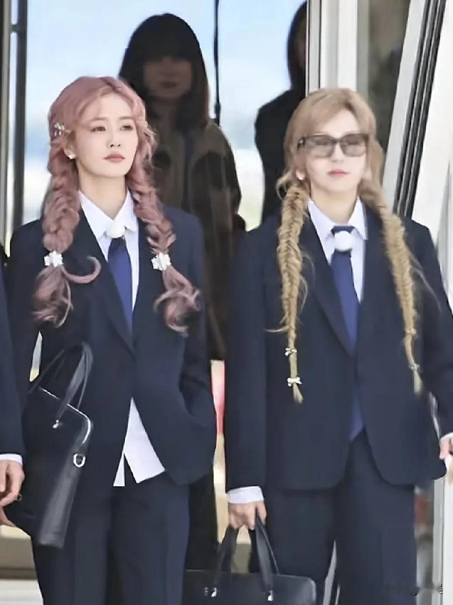 白鹿宋雨琦西装