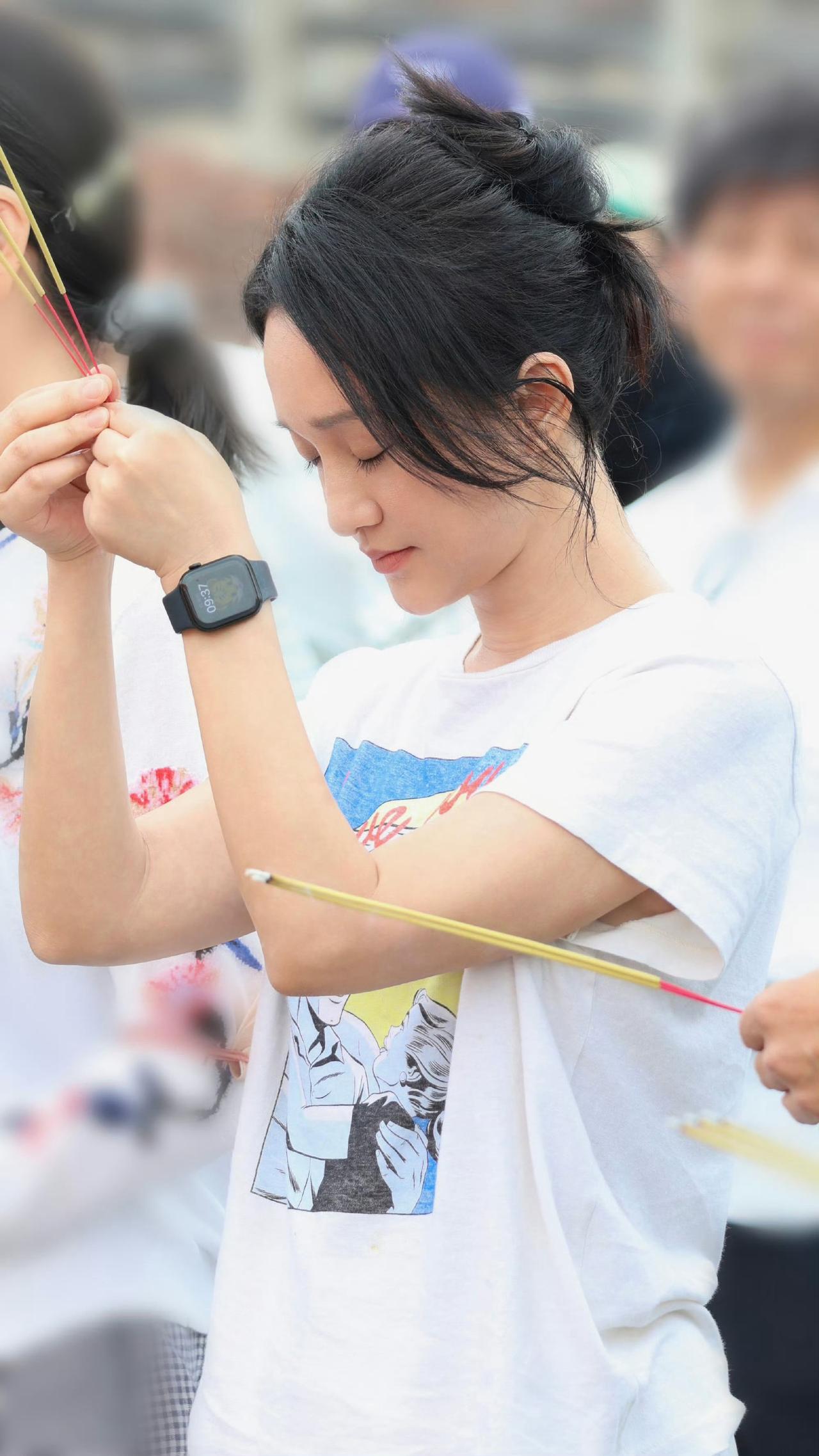 周迅《日掛中天》真假未定，不如聚焦顾游新作《初次尝到寂寞》

2025年，周迅与